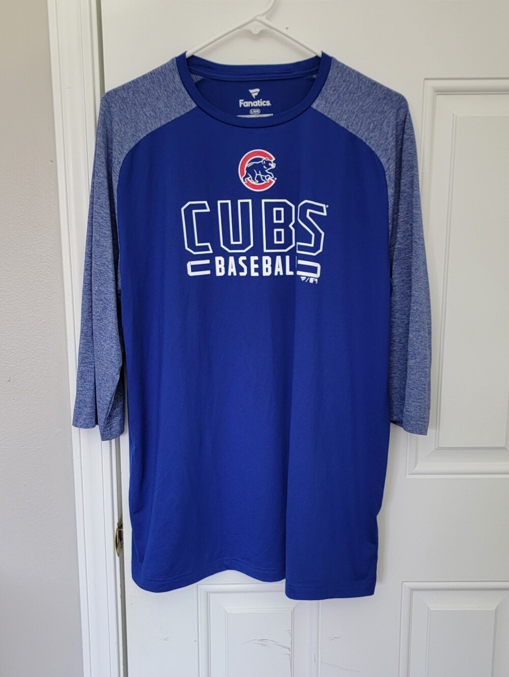 Fanatics Men's Chicago Cubs Blue Marbled Clutch 3/4 Sleeve Large Cubs Logo